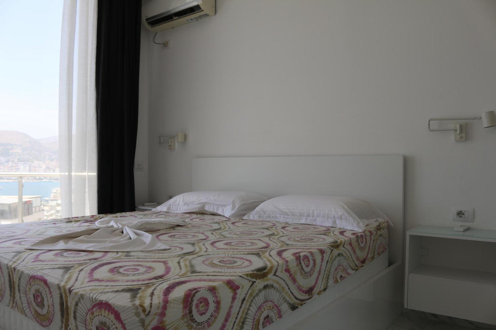 Appartamento Infinity Sea View Penthouse Sarandë Esterno foto